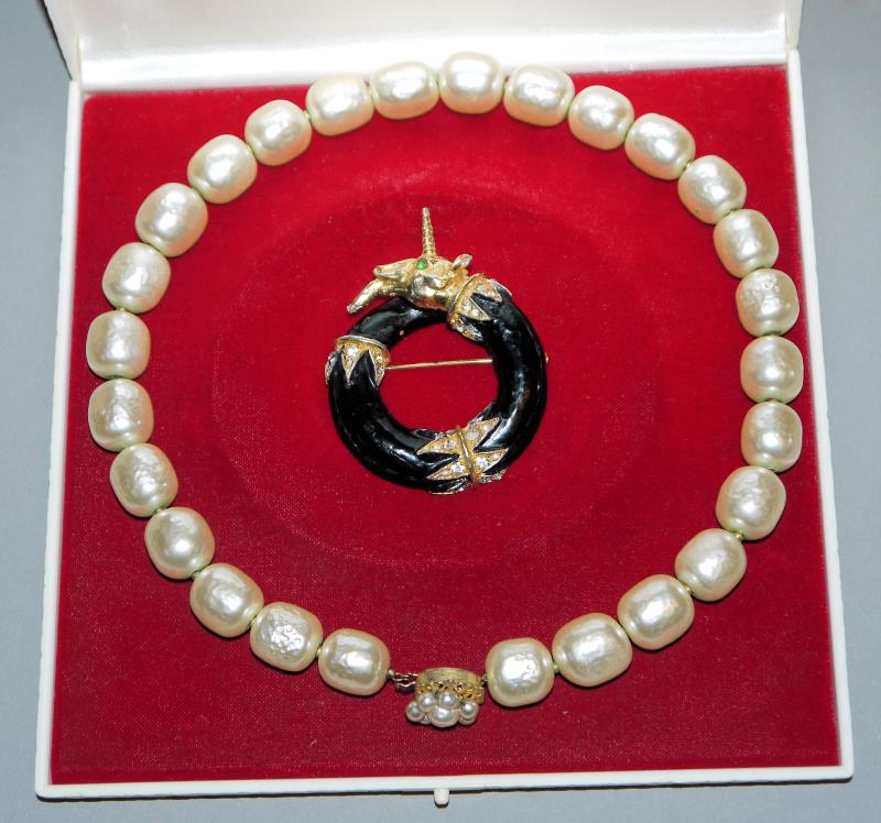 0683-Perlen-Collier, Miriam Haskell & Einhorn-Brosche, Pauline Rader