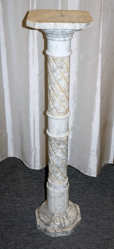 0510-Blumensäule aus weißem Marmor – K&K – Auktionen in Heidelberg