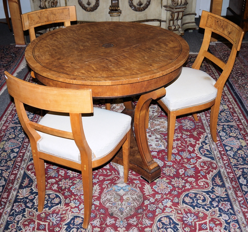Biedermeier-Tisch und 3 Biedermeier-Stühle, Kirschbaum