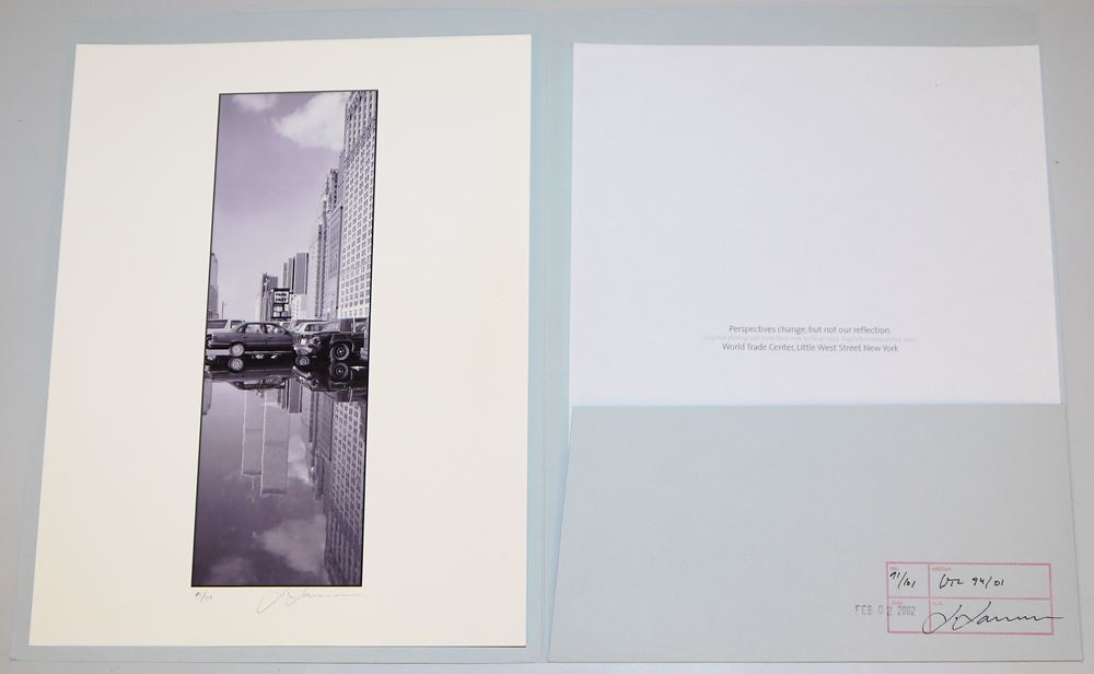 0128-3 x Fotokunst: Horst Hamann, "World Trade Center aus New York Vertical", 1994/2001 & Ole Jakobsen, "Blommer", zwei Diasec-Farbfotografien, Multiples, in Galerierahmung, alle 3 Arbeiten sign. – Bild 5