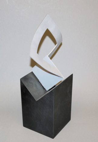 0183-Hans-Hagen Hartter, Moderne Tischplastik, Arbeit aus geformtem Kunststoff, mit Katalog