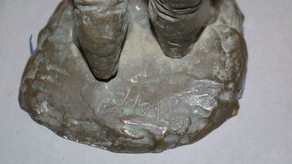 0193-Richard Heß, Sich entkleidende, Bronzeplastik - Image 3
