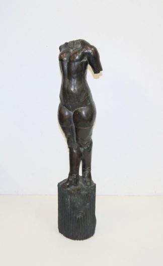 0195-Richard Heß, "Hommage an Avramidis", Weiblicher Torso auf Podest, Bronzeplastik von 1983