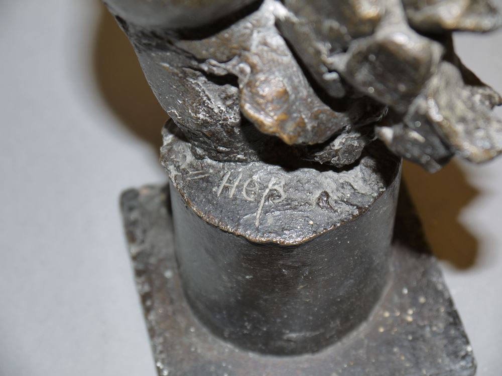 0196-Richard Heß, Weiblicher Torso auf Podest, Bronzeplastik - Image 3