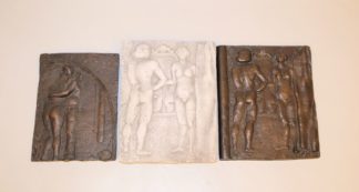 0198-Richard Heß, Umarmung unter dem Bogen und Paar vor dem Spiegel, zwei Bronzerelief sowie Gipsabguss des einen Reliefs