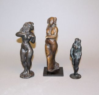 0201-Richard Heß, Weiblicher Halbakt, Bronzeplastik & Thomas Burhenne, Zwei weibliche Akte, 2 Bronzeplastiken