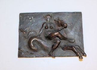 0262-Karl Heinz Krause, Nereide auf Hippocampus reitend, Bronzerelief von 1988