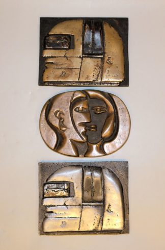 0285-Helmut Lander, 2 x Köpfe und Paar, 3 Reliefs aus Bronze/Weißmetall von 1979/1992