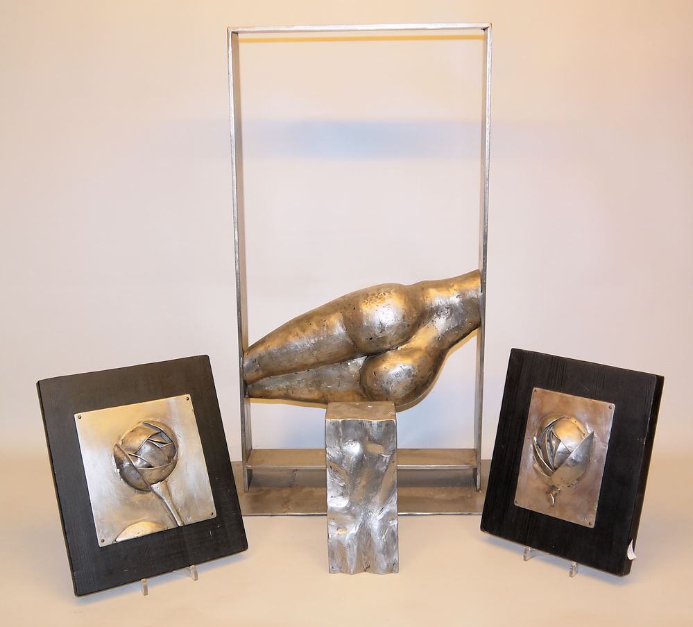 0330-Jo Miard, Torso im Raum, Metallplastik von 1979, Stele, Metallplastik & Blumen, paar Reliefs, Aluminium, Unikate von 1982 – Bild 5