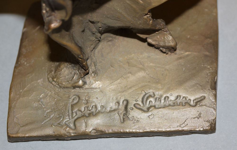 0449-Gotthelf Schlotter, Abstrakte Figur, Bronzeplastik von 1992 & 4 x Fuchskopf, Bronzeplastiken – Bild 2