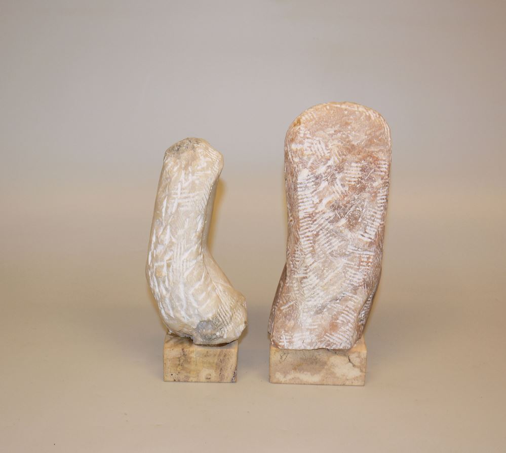 0457-Fritz Schwarzbeck, 2 weibliche Torsi, Skulpturen aus Alabaster – Bild 2