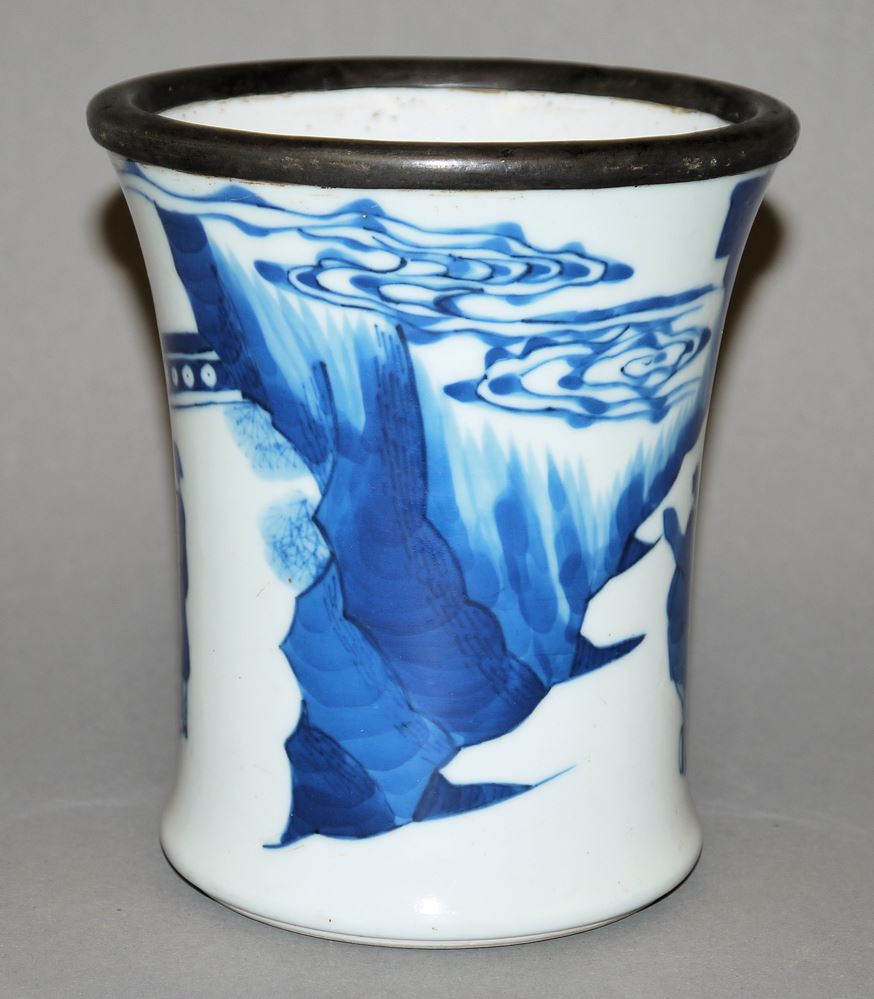 0548-Blauweiß-Pinselbecher der Qing-Zeit, China 18./19. Jh. – Bild 2
