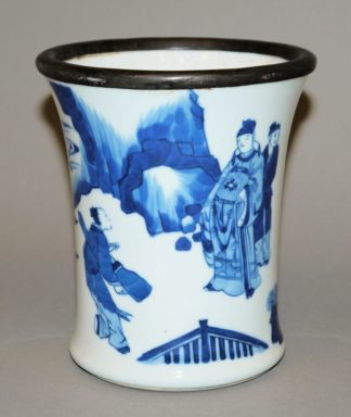 0548-Blauweiß-Pinselbecher der Qing-Zeit, China 18./19. Jh.