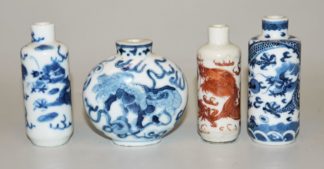 0549-Vier Snuffbottle der späten Qing/Republik-Zeit, China um 1900