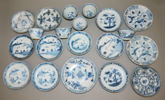 0576-20 Blauweiß-Porzellane, zumeist aus der Ladung des Schiffswracks von Ca Mau, China, 1. H. 18. Jh.