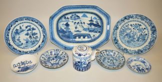 0579-Acht Blauweiß-Porzellane aus China und Japan, 18.- 19. Jh.