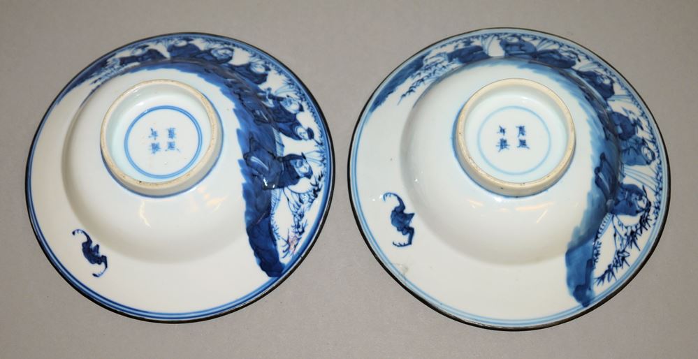 0580-Hexagonale Blauweiß-Vase und zwei "Klapmuts"-Schalen, späte Qing-Zeit, China 19. Jh. – Bild 5