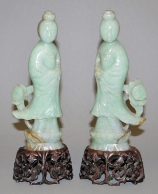 0595-Zwei Guanyin-Skulpturen aus Jade, China 20. Jh.