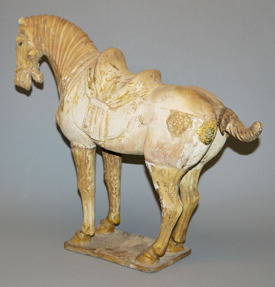 0609-Ein gesatteltes Terracotta-Pferd der Tang-Dynastie, China 7.-9. Jh. – Bild 2