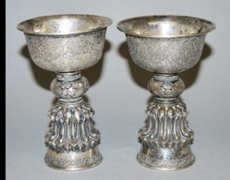 0618-Zwei Butterlampen, Ritualobjekte aus Silber, Tibet 19./20. Jh.