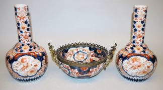 0658-Vasenpaar und Schale, Imari-Porzellan der Edo/Meiji-Zeit, Japan 19. Jh.