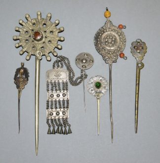 0674-Sechs "Tupu", Gewandnadeln der Mapuche, der indigenen Andenvölker Südamerikas
