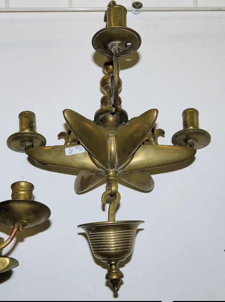 0793-Judaica: Drei Sabbat-Leuchter aus Messingbronze, Nürnberger Stil, wohl 19. Jh. – Bild 5