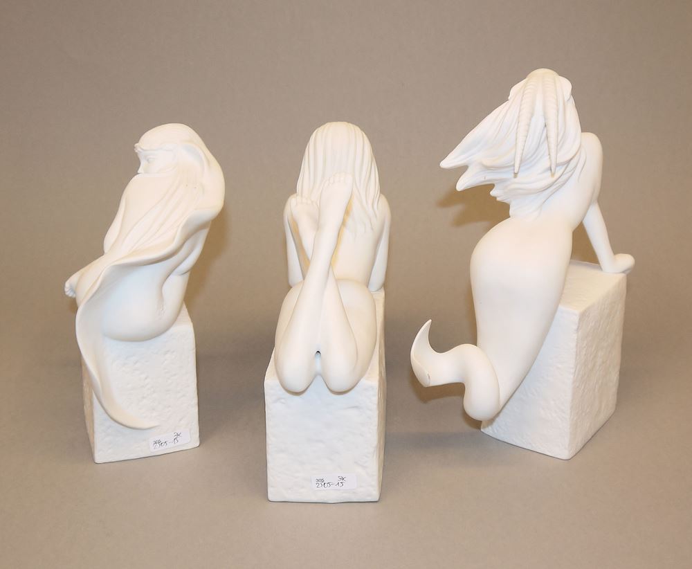 0881-Drei weibliche Zodiak-Figuren von Christel Marott für Royal Kopenhagen aus weißem Bisquitporzellan – Bild 3