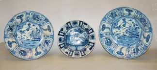 0893-Zwei große Delfter Kraak-Schalen im Wanli-Stil und eine kleinere Schale, Niederlande Ende 17. Jh.