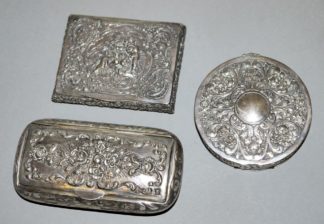 0923-Drei Silberdosen im Barockstil um 1900/20