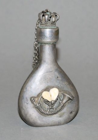 0924-Silberne Schmalzler-Flasche mit Grandeln, süddeutsch um 1900