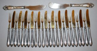 0927-Dessertbesteck für 12 Personen und zwei Jugendstil-Vorlegemesser