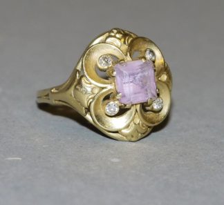0958-Ring mit Amethyst und Brillanten um 1890
