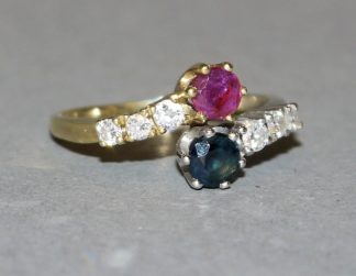 0960-Brillantring mit Saphir und Rubin, Gold