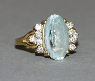 0966-Aquamarin-Ring mit Brillanten, Gold