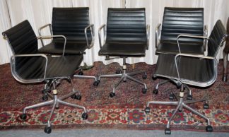1037-Ray und Charles Eames, fünf Bürostühle EA 117 Alu Chair, Hersteller Vitra, Weil am Rhein