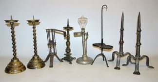 1076-Sammlung Kerzenleuchter und Öllichte des 16.-19. Jhs.