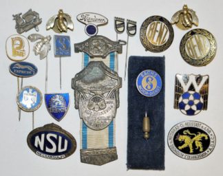 1091-Sammlung ältere Automobil- und Motorrad-Anstecker u.a.