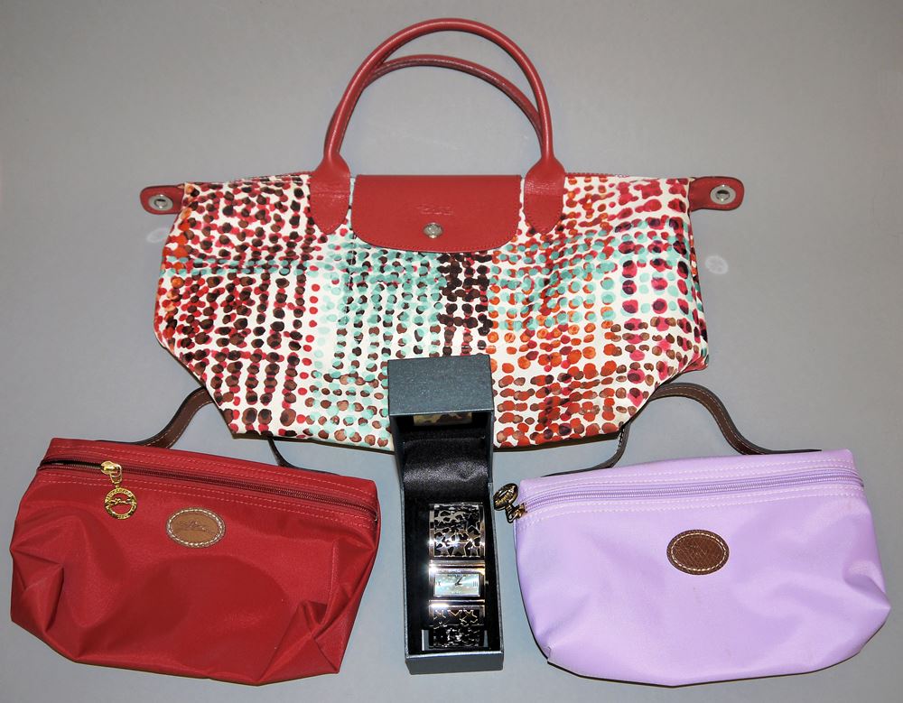 1097-Slg. Seidenschals & Tücher, dabei Hermès, Dior, Chanel u.a., 3 Longchamp-Taschen & Damenarmbanduhr Thierry Mugler Star Cuff Watch – Bild 2