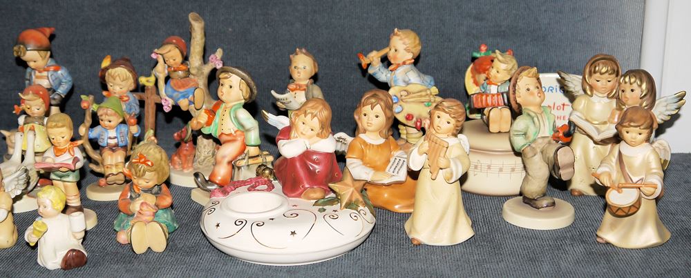 1118-Sammlung 32 Steingutfiguren von Goebel, Hummel-Kinder und Engelchen – Bild 3