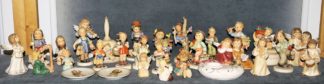 1118-Sammlung 32 Steingutfiguren von Goebel, Hummel-Kinder und Engelchen