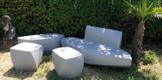 0152-Frank O. Gehry, "Sofa", "Bench" und zwei "Left Twist Cube", dekonstruktivistische Kunststoff-Möbelserie