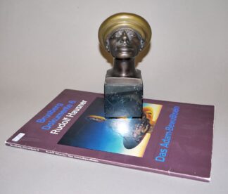 0189-Rudolf Hausner, "Adam wohlbehütet", Bronzeplastik, dazu Monographie "Rudolf Hausner - Das Adam Bewußtsein"