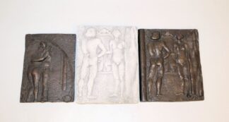 0195-Richard Heß, Umarmung, Paar vor dem Spiegel und Begegnung, 4 Bronzerelief sowie 2 Gipsabgüsse
