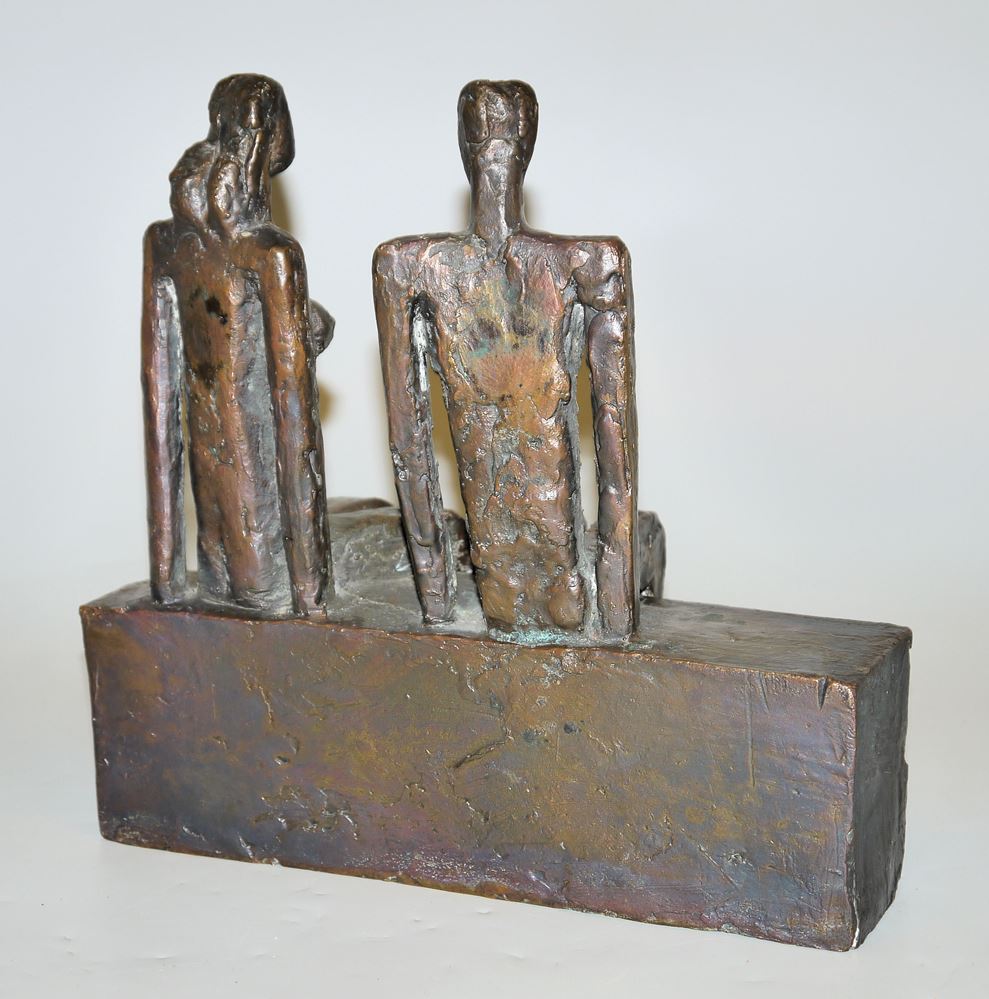 0230-Manfred Kieselbach, Sitzendes Paar, Bronzeplastik von 1991 mit monographischem Ausstellungskatalog – Bild 2