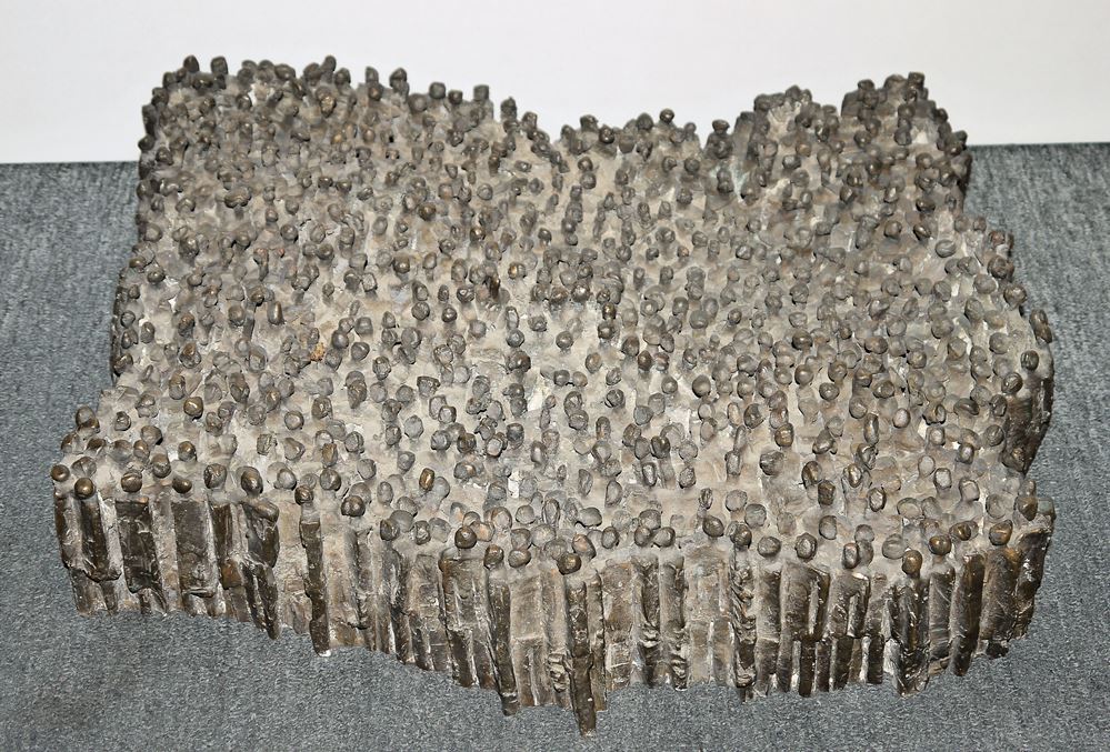 0248-Manfred Kieselbach, Protest, Bronzegruppe von 1998 mit monographischem Ausstellungskatalog und Karten-Set (abgebildet) – Bild 2