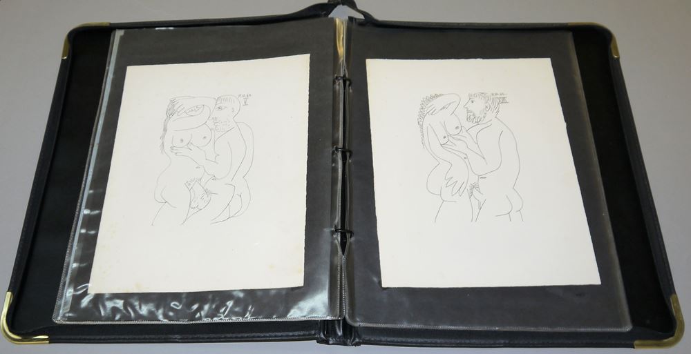 0355-Pablo Picasso, 10 erotische sw-Lithographien aus „Le Goût du Bonheur“ (Der Geschmack des Glücks) (1964/1970), in Sammelmappe mit 3 farbigen Ausstellungspostern – Bild 4