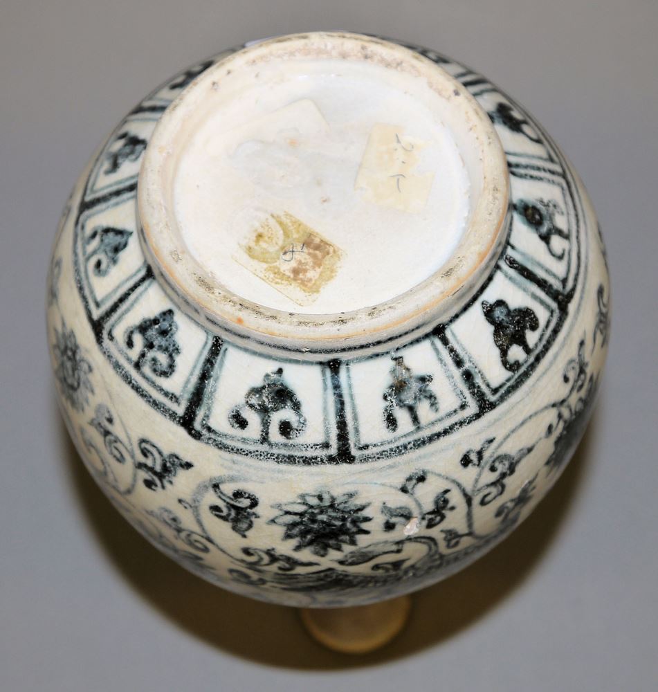 0532-Yuhuchunping mit Phönix, Flaschenvase der Yuan/Ming-Zeit, China 14./15. Jh. – Bild 3
