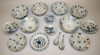 0534-17 Teile Export-Porzellan der Tek Sing, China um 1820