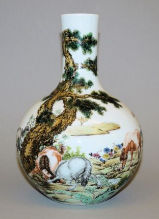 0548-Porzellanvase mit Bildmotiv nach Giuseppe Castiglione, China 20. Jh.
